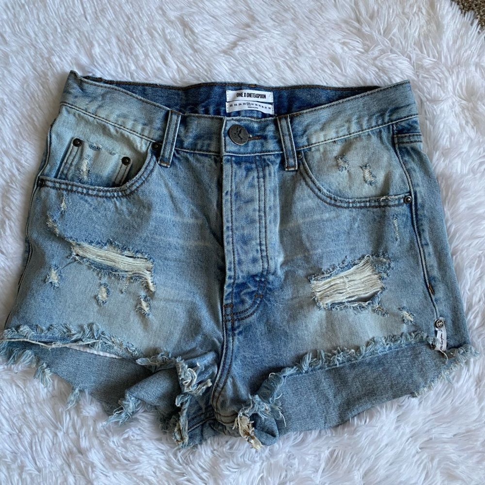 One Teaspoon Button Fly Jean Shorts Distressed Raw‎ Hem Womens Size 26